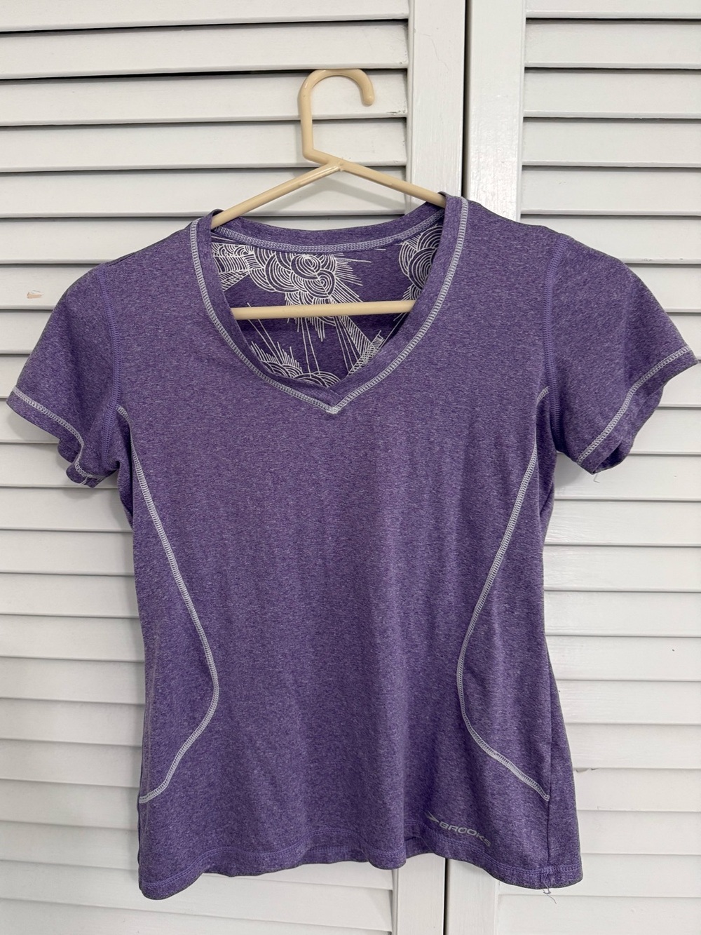 Brooks Equilibrium V-Neck Running Shirt Heather Purple Floral Mesh Back XS